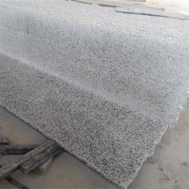 Luna pearl granite